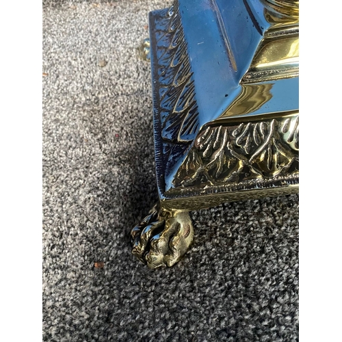 144 - A GOOD QUALITY BRASS CORINTHIAN COLUMN STANDARD LAMP, nice fluted support, raised on stepped base on... 