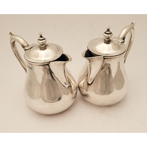 152 - A VERY FINE & GOOD QUALITY PAIR OF SILVER BREAKFAST TEAPOTS BY GOLDSMITHS & SILVERSMITHS CO. LTD, LO... 