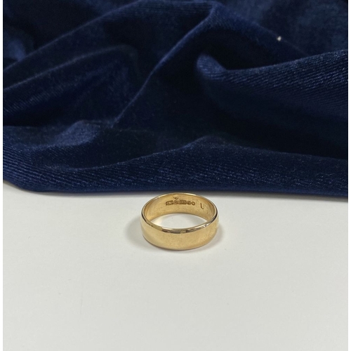 163 - A 9CT YELLOW GOLD BAND, hallmarked to interior with Makers mark H.S, London, 375. Ring size: T/U. We... 