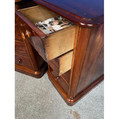 166 - A GOOD PAIR OF VICTORIAN MAHOGANY FOUR DRAWER CHEST/SIDE LOCKERS, the four drawers with dovetail joi... 