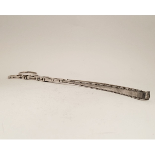 184 - A VERY GOOD 18TH CENTURY GEORGE III IRISH SILVER ASPARAGUS TONGS, circa 1775, nicely decorated hinge... 