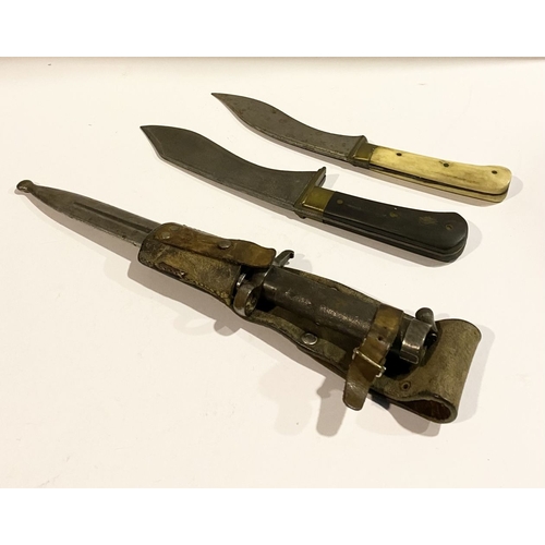 192 - THREE ANTIQUE KNIVES TO INCLUDE A c.1899-1913, BAYONET KNIFE & SCABBARD, likely Swedish, with regime... 