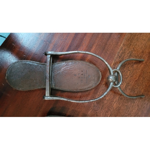 206 - AN UNUSUAL IRISH 19TH CENTURY EQUESTRIAN ITEM: This is a late 19th century Lennan Stirrup, patented ... 