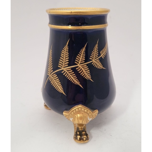 212 - TWO COLLECTABLE PIECES OF PORCELAIN: (i) A 19TH CENTURY BLUE & GOLD WORCESTER PORCELAIN POT / VASE, ... 