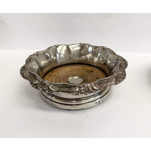 219 - A FINE PAIR OF ANTIQUE CONTINENTAL SILVER WINE COASTERS, Makers marks slightly rubbed, possibly Germ... 