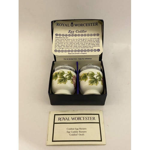 262 - A MIXED LOT TO INCLUDE (i) a pair of Royal Worcester egg coddlers, with original box, (ii) a vintage... 