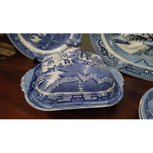 272 - A SELECTION OF WEDGEWOOD BLUE & WHITE WILLOW-WARE, along with a large blue & white willow-ware meat ... 