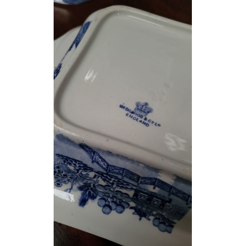 272 - A SELECTION OF WEDGEWOOD BLUE & WHITE WILLOW-WARE, along with a large blue & white willow-ware meat ... 