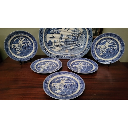 272 - A SELECTION OF WEDGEWOOD BLUE & WHITE WILLOW-WARE, along with a large blue & white willow-ware meat ... 