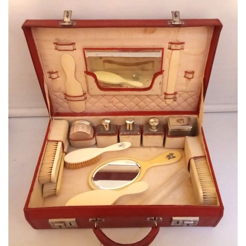 278 - A VERY FINE 1920’S LEATHER VANITY CASE, the fitted interior with mirror, shoehorn, clothes brushes, ... 