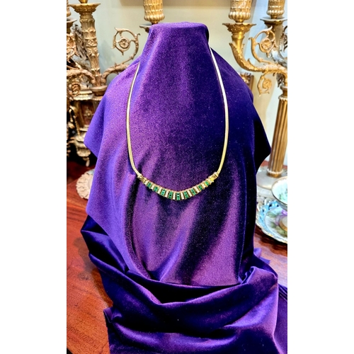 28 - A BEAUTIFUL CASED VINTAGE 18CT YELLOW GOLD ITALIAN MADE DIAMOND & EMERALD NECKLACE, a lovely, gradua... 