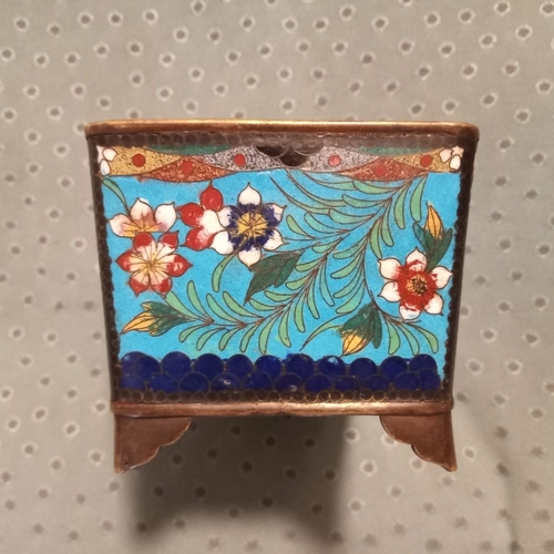 283 - A SUPERB CLOISONNÉ RECTANGULAR JARDINIÈRE, overall condition of enamel work very good with a small a... 