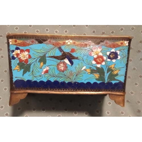 283 - A SUPERB CLOISONNÉ RECTANGULAR JARDINIÈRE, overall condition of enamel work very good with a small a... 