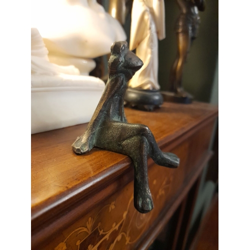 305 - A CHARMING BRONZE SCULPTURE OF SITTING FROG, dimensions: 10cm x 4cm approx.