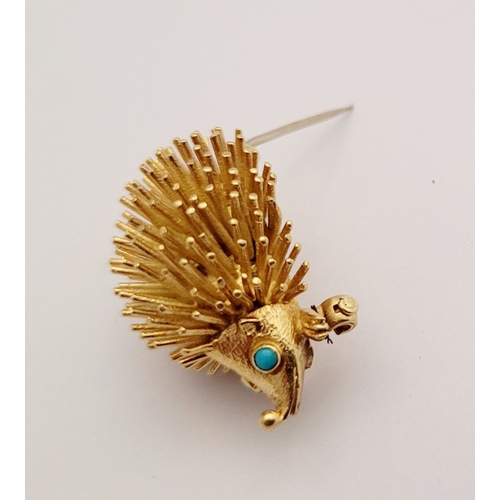 32 - A WHIMSICAL 1970S 18CT YELLOW GOLD HEDGEHOG BROOCH, the lovely little brooch is covered in a body of... 