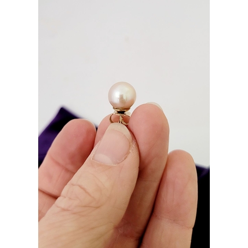 33 - A VINTAGE PAIR OF BLUSH PINK PEARL EARRINGS, with yellow gold coloured backings. A lovely pair, nice... 