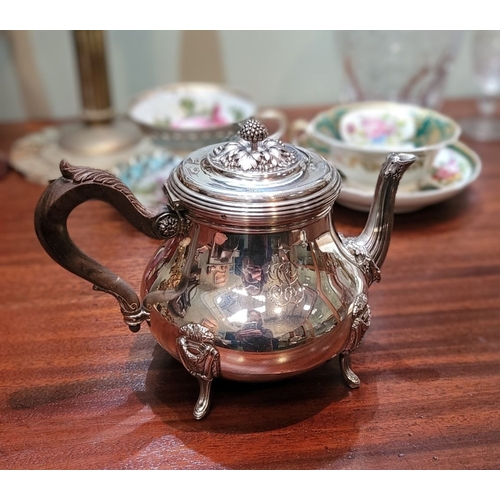 42 - A FANTASTIC EARLY 20TH CENTURY FRENCH SILVER TEAPOT, by the maker Henri Fréres & Cie, retailed by th... 