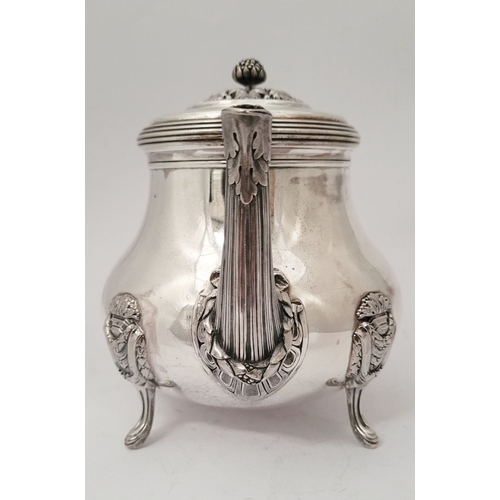 42 - A FANTASTIC EARLY 20TH CENTURY FRENCH SILVER TEAPOT, by the maker Henri Fréres & Cie, retailed by th... 