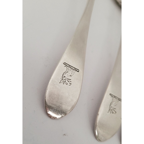 43 - A FINE SET OF SIX EARLY 20TH CENTURY SILVER DINNER SPOONS, Sheffield hallmarked, with a maker’s mark... 