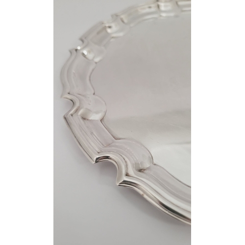 47 - A LARGE GOOD QUALITY 20TH CENTURY SILVER SALVER DISH, with scalloped raised rim, Birmingham hallmark... 