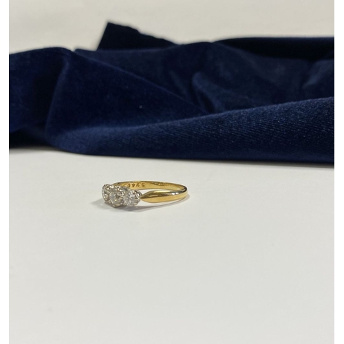 59 - A STUNNING IRISH 18CT YELLOW GOLD THREE STONE DIAMOND RING, with central round brilliant cut diamond... 