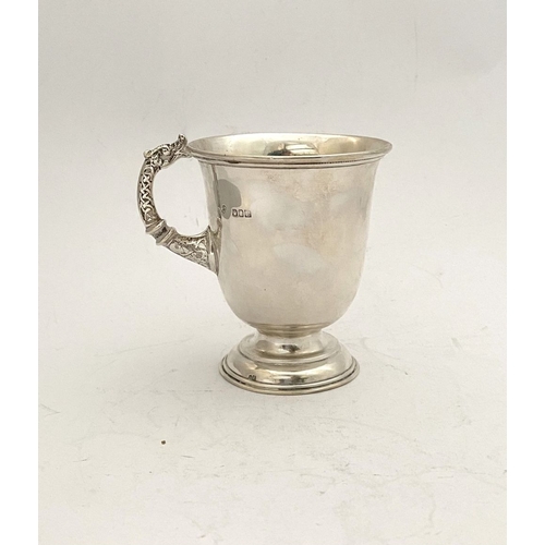 73 - A GEORGE VI IRISH SILVER CUP, by Alwright & Marshall Ltd, Fade Street, Dublin c.1946. With reeded ri... 