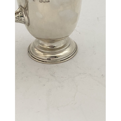 73 - A GEORGE VI IRISH SILVER CUP, by Alwright & Marshall Ltd, Fade Street, Dublin c.1946. With reeded ri... 