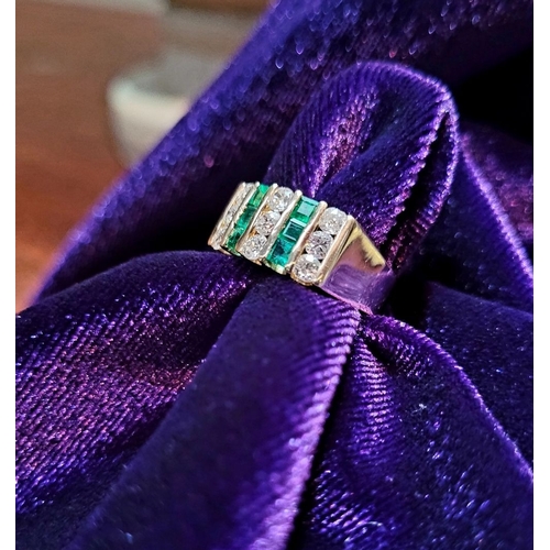 8 - A 15CT YELLOW GOLD EMERALD & DIAMOND STATEMENT RING, with the stones set in five vertical rows with ... 