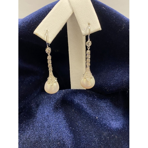 85 - AN ELEGANT PAIR OF 18CT WHITE GOLD PEARL & DIAMOND DROP EARRINGS, the pearls are set in an 18ct whit... 