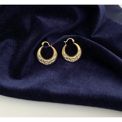 99 - A PAIR OF PRETTY 9CT GOLD HOOP EARRINGS, each hallmarked 375 to clasp, the hoops with nice engraved ... 