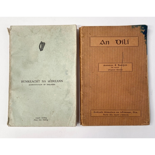 171 - TWO VINTAGE IRISH BOOKS (i) An Dili, by Aindrias O Baoighill, school edition. Soft cover, written no... 