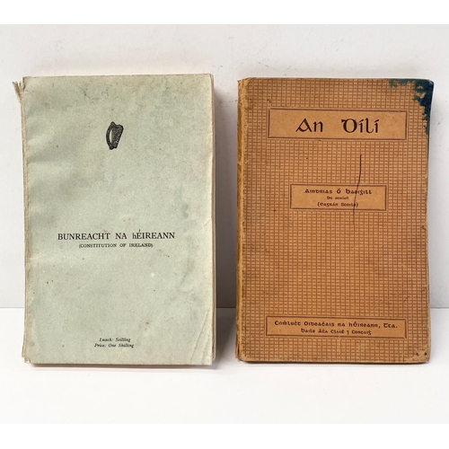 171 - TWO VINTAGE IRISH BOOKS (i) An Dili, by Aindrias O Baoighill, school edition. Soft cover, written no... 