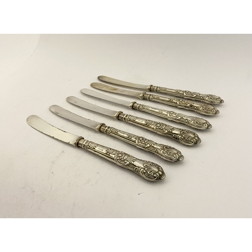 140 - A SET OF SIX EDWARD VII SILVER KNIVES, by Harrison Fisher (subsequently Harrison Fisher & Co), Trafa... 