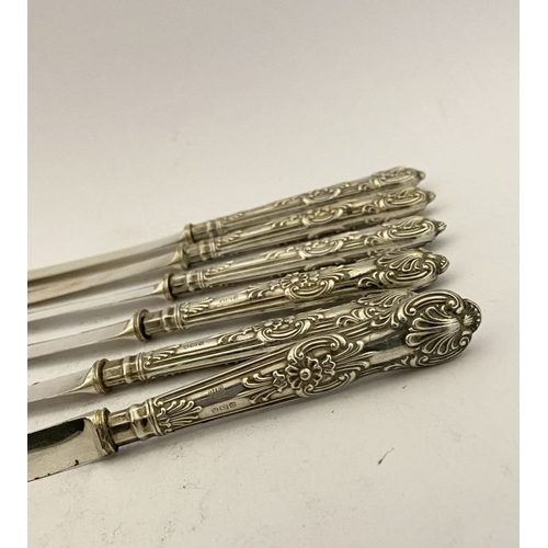 140 - A SET OF SIX EDWARD VII SILVER KNIVES, by Harrison Fisher (subsequently Harrison Fisher & Co), Trafa... 