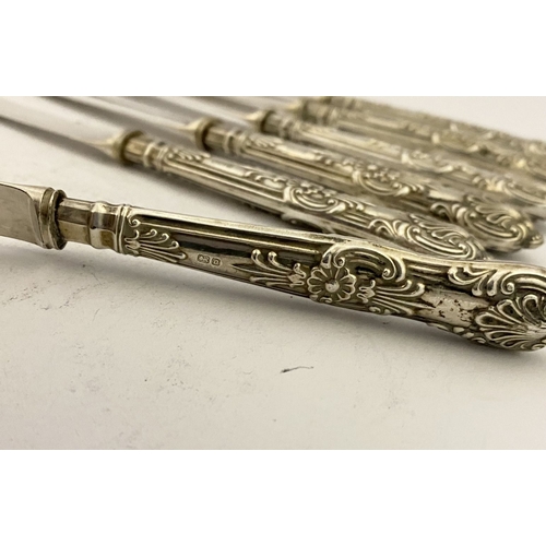 140 - A SET OF SIX EDWARD VII SILVER KNIVES, by Harrison Fisher (subsequently Harrison Fisher & Co), Trafa... 