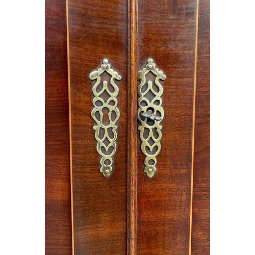 19 - AN EXCELLENT QUALITY MAHOGANY INLAID ROBERT STRAHAN DUBLIN WARDROBE, two door bow-fronted wardrobe, ... 