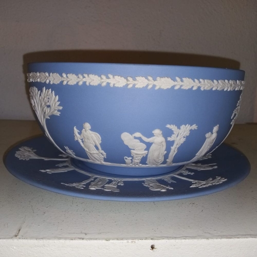 272 - A VINTAGE WEDGWOOD JASPERWARE BOWL & STAND, dimensions: 20cm diameter; stand: 24cm diameter approx. ... 