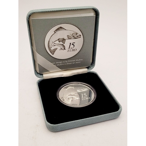 28 - A LIMITED-EDITION SILVER PROOF €15 COIN: Cased Central Bank of Ireland issued silver €15 coin. Sterl... 