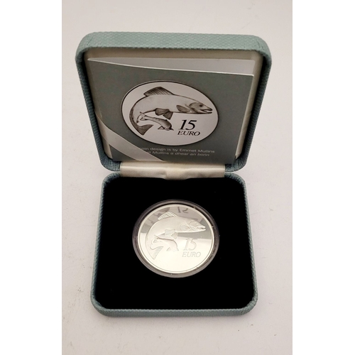 28 - A LIMITED-EDITION SILVER PROOF €15 COIN: Cased Central Bank of Ireland issued silver €15 coin. Sterl... 