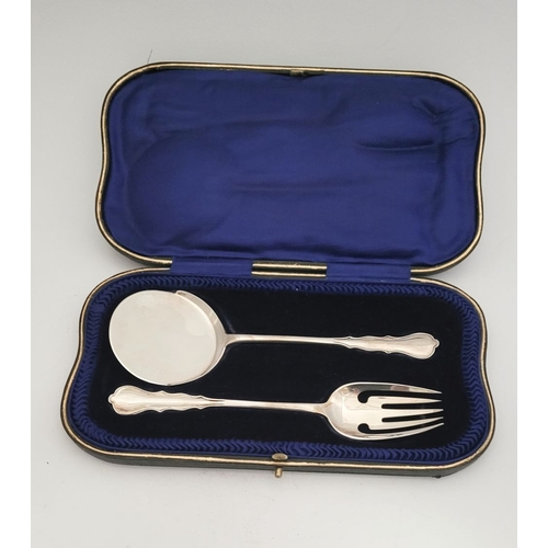 59 - AN UNUSUAL CASED EGG & BACON SERVER SET, in an original fitted case with blue silver & velvet lining... 