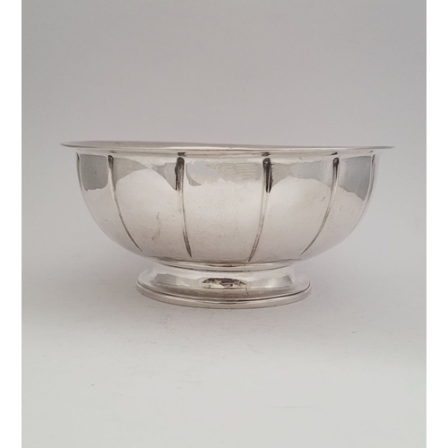 6 - AN IMPORTANT GEORGE II IRISH SILVER FLUTED PEDESTAL BOWL, the body with broad fluted design, engrave... 