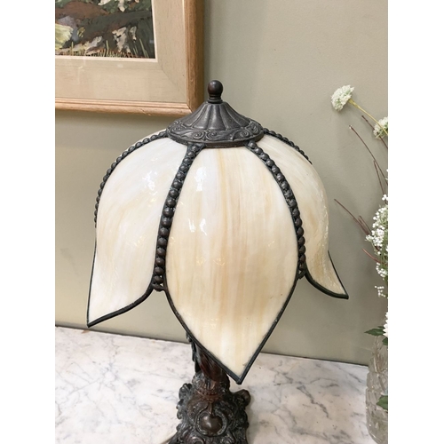 85 - A BEAUTIFUL VINTAGE L&LWMC STAINED GLASS LAMP, mid-century, the shade in the form of a tulip/lotus, ... 