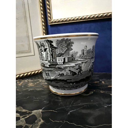 86 - A COPELAND SPODE JARDINIERE, decorated with black transfer Italian Gardens pattern. Dimensions: 16cm... 