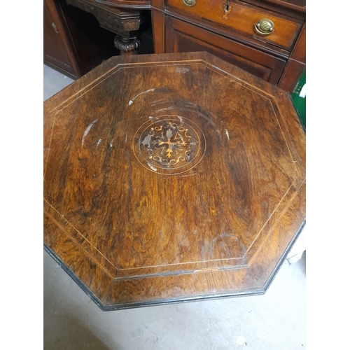 94 - AN EDWARDIAN ROSEWOOD INLAID TEA TABLE, octagonal top with satinwood inlay details, reeded border, r... 