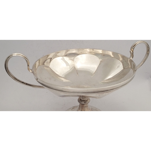 139 - AN ART NOUVEAU SILVER PEDESTAL GRAPE DISH, Hallmarked Birmingham c.1911. Nice elegant form with reed... 