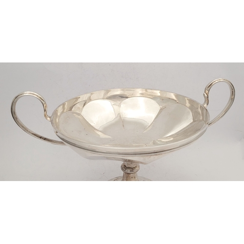 139 - AN ART NOUVEAU SILVER PEDESTAL GRAPE DISH, Hallmarked Birmingham c.1911. Nice elegant form with reed... 