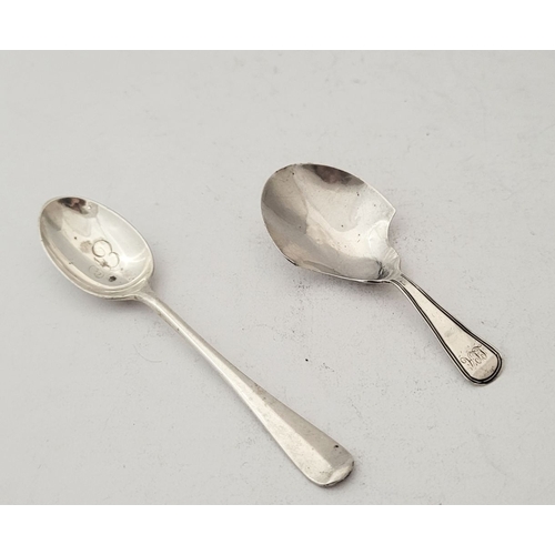 152 - A MIXED LOT OF SILVER ITEMS: includes, (i) A late 19th silver rat’s tail spoon, maker’s mark for Gol... 