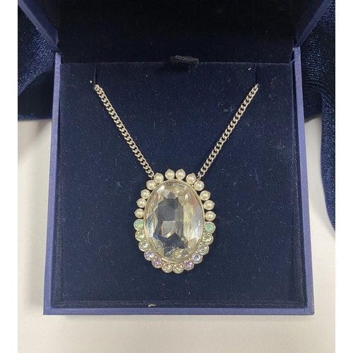 158 - A BEAUTIFUL SWAROVSKI CASED NECKLACE, complete with certificate. Swarovski Calista Palladium Plated ... 