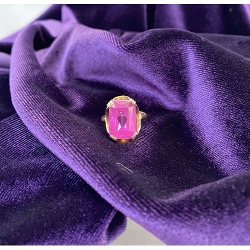 176 - A BEAUTIFUL IRISH 9CT YELLOW GOLD PINK GEMSTONE SOLITAIRE RING, with large vibrant emerald cut pink ... 