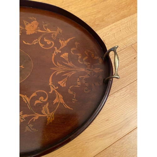 250 - AN EXCELLENT OVAL MAHOGANY INLAID SERVING TRAY, with central oval inlaid panel surrounded by intrica... 